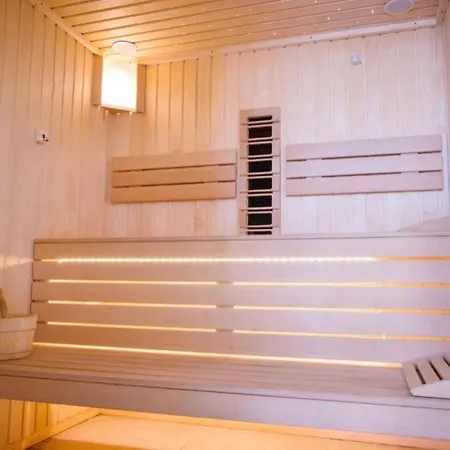 Lägenhet Luxury Premium - Cu Piscine Plaja & Centru *