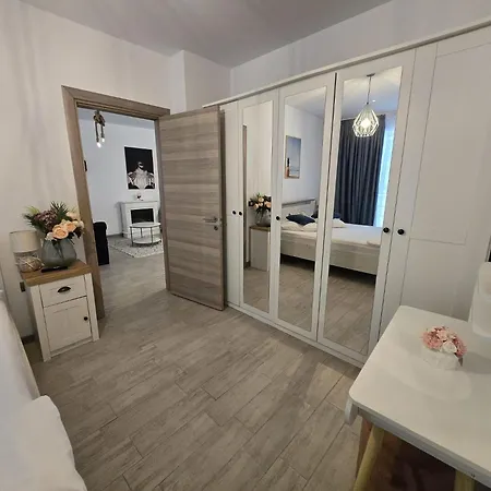 Lägenhet Luxury Premium - Cu Piscine Plaja & Centru Năvodari